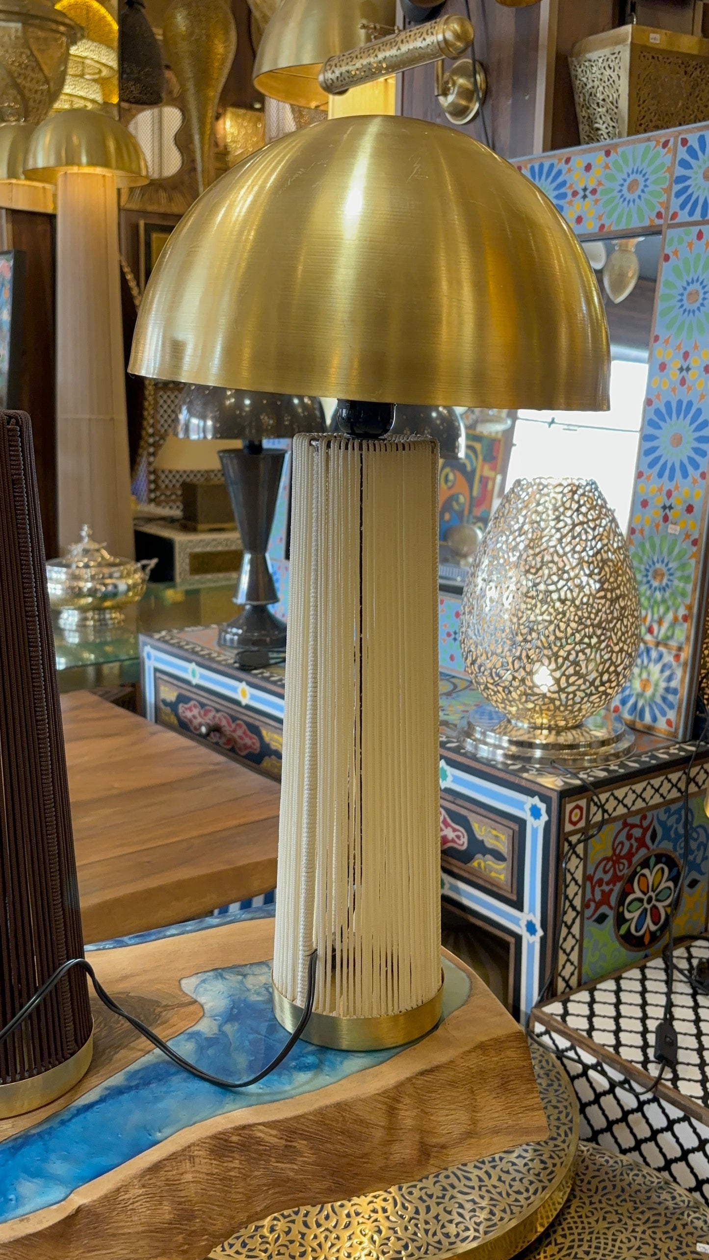 LÁMPARA MESA BASE QUITÁN